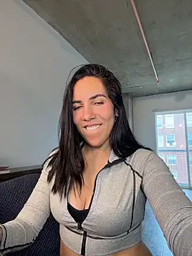 Lolathebaddie online show from February 2, 2026, 5:22 pm