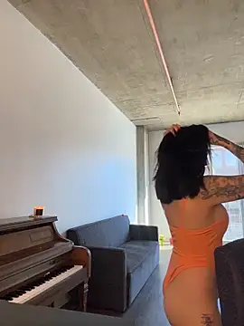 Lolathebaddie online show from March 4, 2026, 5:19 pm