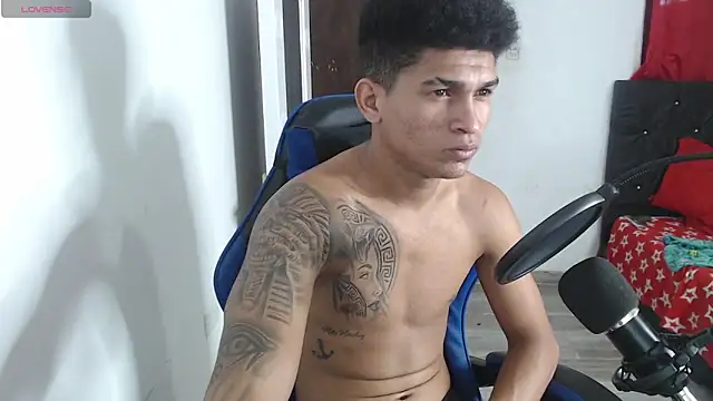 Angel LatinGuy online show from October 19, 2025, 9:48 pm