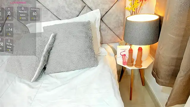  naylaa  online show from April 23, 2026, 4:14 am