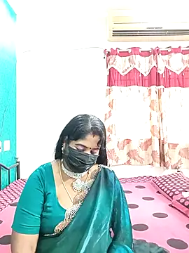 tamil-aunt online show from November 24, 2025, 3:39 am