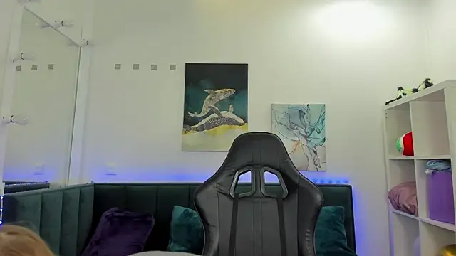 Melissa new22 online show from November 5, 2025, 11:49 pm