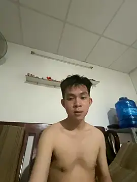 Snapshot of azn_typhoon00 chatting on October 13, 2025, 5:24 pm azn typhoon00 online show from October 13, 2025, 5:24 pm