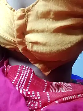 Snapshot of Cute_Dolly89 chatting on October 27, 2025, 7:18 pm Cute Dolly89 online show from October 27, 2025, 7:18 pm