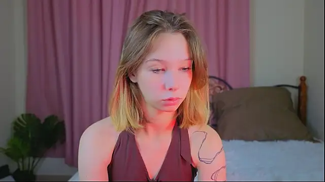 LilyVoise online show from October 17, 2025, 11:57 am