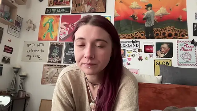 PauliinaBlue online show from October 29, 2025, 3:03 pm