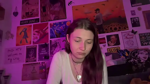 PauliinaBlue online show from November 1, 2025, 4:53 pm