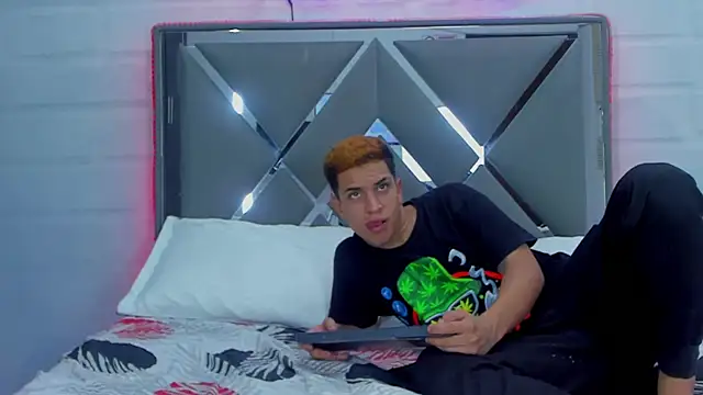 Snapshot of Innocent_Room1 chatting on October 16, 2025, 7:15 pm Innocent Room1 online show from October 16, 2025, 7:15 pm