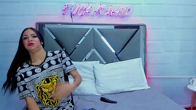 Snapshot of Innocent_Room1 chatting on October 19, 2025, 6:41 pm Innocent Room1 online show from October 19, 2025, 6:41 pm