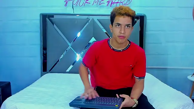 Snapshot of Innocent_Room1 chatting on November 7, 2025, 1:38 am Innocent Room1 online show from November 7, 2025, 1:38 am