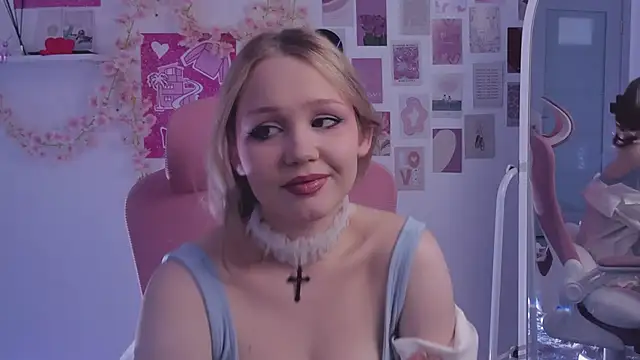 Snapshot of SweetCutie19 chatting on October 16, 2025, 6:20 pm SweetCutie19 online show from October 16, 2025, 6:20 pm