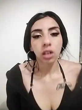 Miha sophia online show from November 9, 2025, 7:17 am