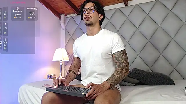 Liam Espinoza online show from October 28, 2025, 7:27 pm