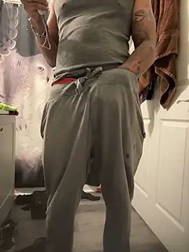 MrDLlongcrippler10inch online show from October 24, 2025, 5:09 pm