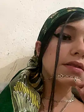 Snapshot of nfttluiza chatting on November 10, 2025, 11:15 pm nfttluiza online show from November 10, 2025, 11:15 pm