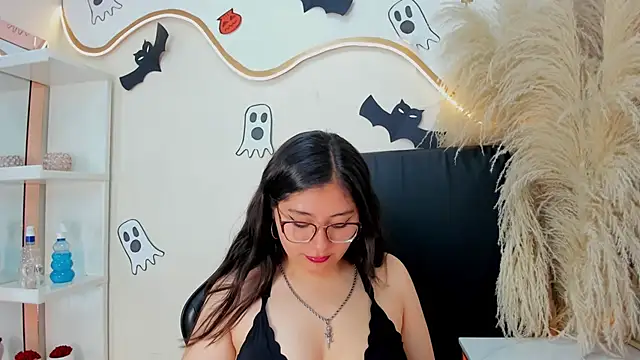 ZeleneJones online show from October 14, 2025, 11:44 am