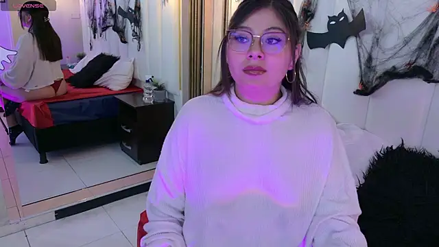 ZeleneJones online show from October 27, 2025, 11:25 am