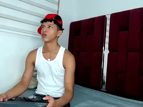 Owen valentin online show from October 23, 2025, 1:32 pm