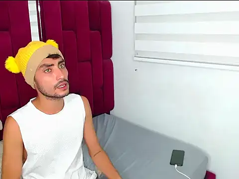 Owen valentin online show from November 4, 2025, 10:20 pm