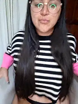 morenalatinaa online show from April 10, 2026, 2:28 am