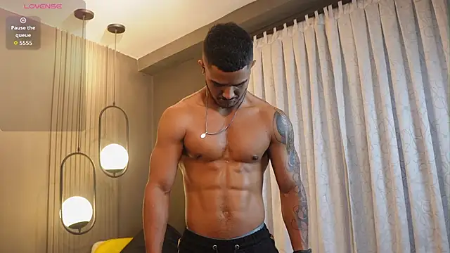 Snapshot of Reik_Vonn chatting on April 30, 2026, 12:22 pm Reik Vonn online show from April 30, 2026, 12:22 pm