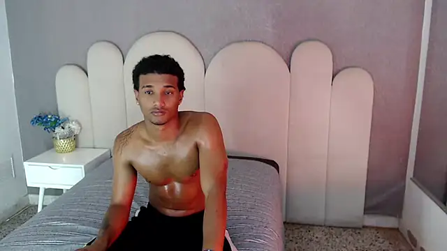 dani dickk  online show from November 5, 2025, 2:44 am