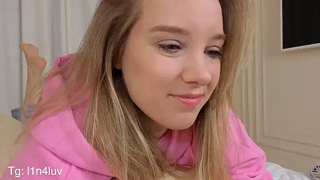 AIicaparkerc online show from October 30, 2025, 9:37 pm