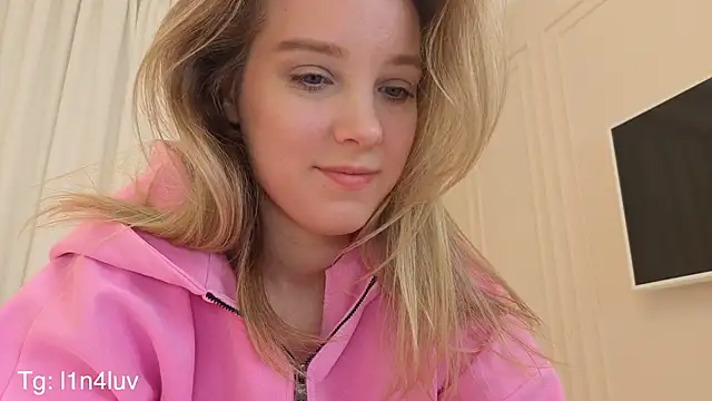 AIicaparkerc online show from December 14, 2025, 9:41 pm