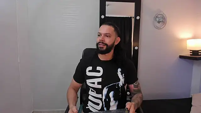 Snapshot of AlukardBig chatting on November 12, 2025, 1:22 pm AlukardBig online show from November 12, 2025, 1:22 pm