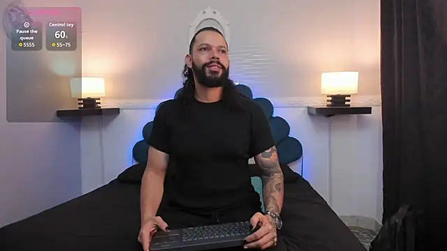 Snapshot of AlukardBig chatting on November 18, 2025, 12:20 pm AlukardBig online show from November 18, 2025, 12:20 pm