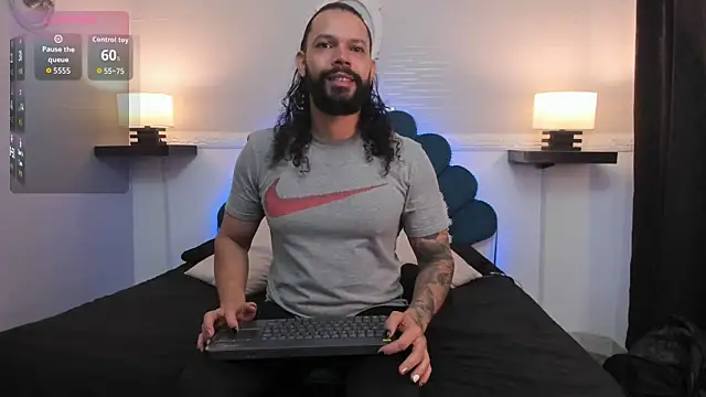 Snapshot of AlukardBig chatting on November 19, 2025, 12:05 pm AlukardBig online show from November 19, 2025, 12:05 pm