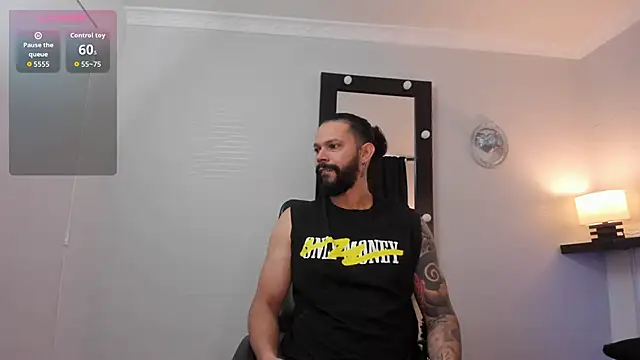 Snapshot of AlukardBig chatting on November 20, 2025, 2:06 pm AlukardBig online show from November 20, 2025, 2:06 pm