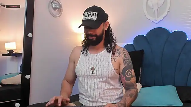 Snapshot of AlukardBig chatting on December 5, 2025, 1:31 pm AlukardBig online show from December 5, 2025, 1:31 pm