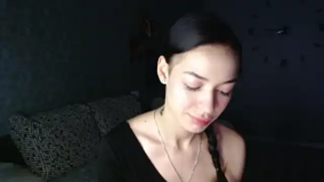 Daphne Darkthorn online show from November 3, 2025, 4:14 am