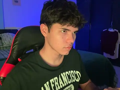 Im Camii online show from April 15, 2026, 7:58 pm