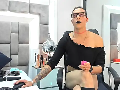 Snapshot of AfroditBrunet chatting on October 11, 2025, 6:01 am AfroditBrunet online show from October 11, 2025, 6:01 am