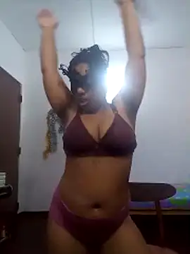 Snapshot of Expose_Queen chatting on April 17, 2026, 8:01 pm Expose Queen online show from April 17, 2026, 8:01 pm