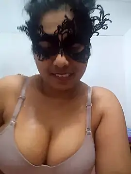 Snapshot of Expose_Queen chatting on July 7, 2026, 6:23 pm Expose Queen online show from July 7, 2026, 6:23 pm