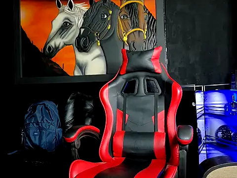 Molotov Explosive online show from December 22, 2025, 5:10 pm