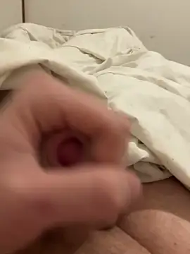 grosskeuA online show from November 10, 2025, 6:29 pm