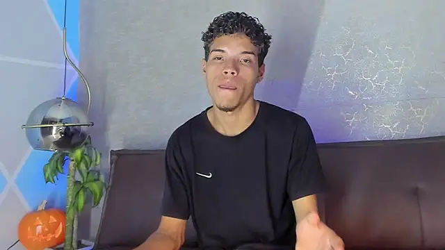 jhojan foxxx  online show from October 18, 2025, 7:36 pm