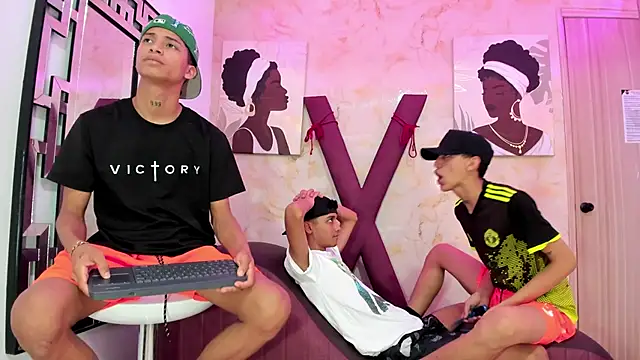 EMPIRE BOYS1 online show from December 19, 2025, 7:54 pm