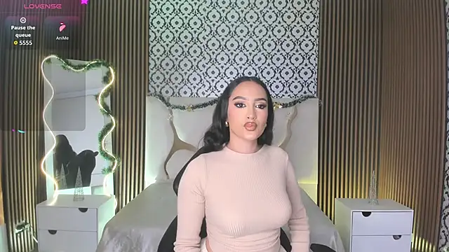 BEELLA TAY1 online show from November 25, 2025, 9:04 pm