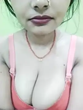 kiara-simmi online show from November 16, 2025, 11:32 pm