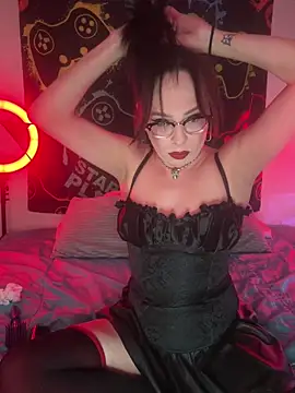 Snapshot of MiniMonroe chatting on October 30, 2025, 8:05 am MiniMonroe online show from October 30, 2025, 8:05 am