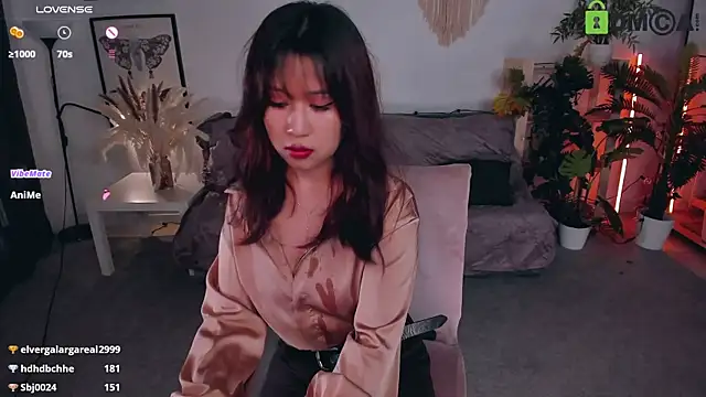 Snapshot of Erika_Kim chatting on July 13, 2026, 7:16 pm Erika Kim online show from July 13, 2026, 7:16 pm