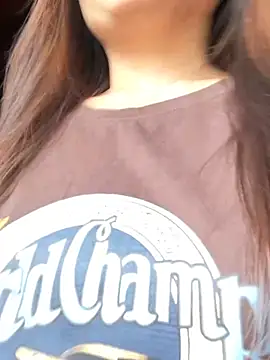 Snapshot of Maymay__ chatting on November 15, 2025, 6:55 am Maymay online show from November 15, 2025, 6:55 am