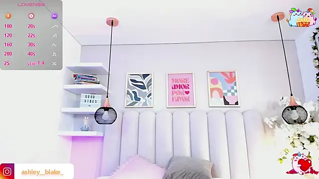 Isabella  gonzalez  online show from December 23, 2025, 3:26 am