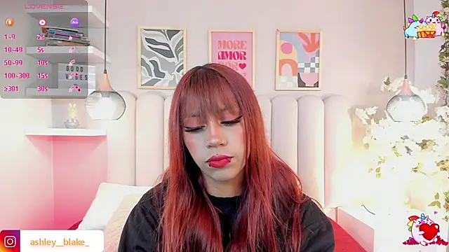 Isabella  gonzalez  online show from January 7, 2026, 3:31 am