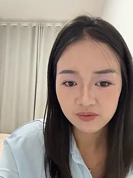 aiai jiang online show from October 21, 2025, 12:17 pm